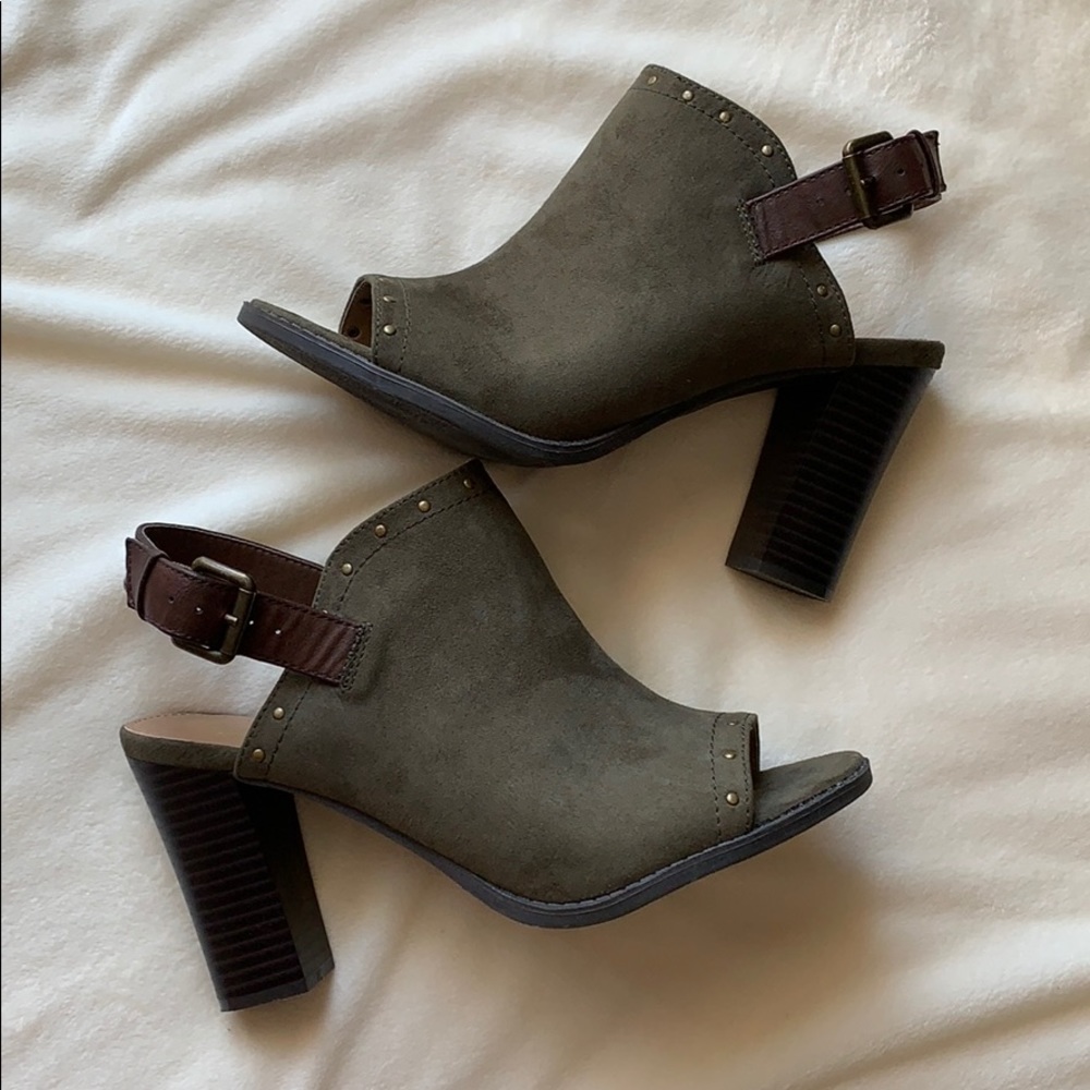 Report Suede Heel